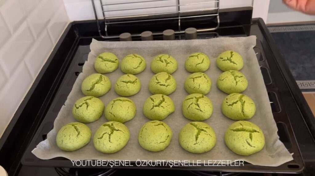yeşil kurabiye yapımı